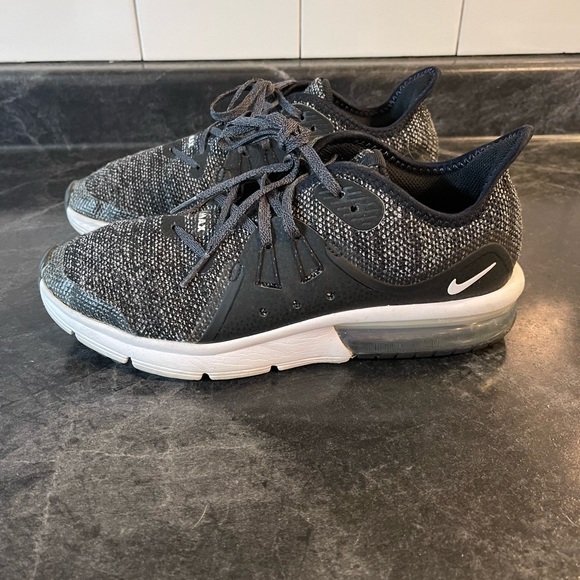 Nike Air Max sneakers - Picture 4 of 11